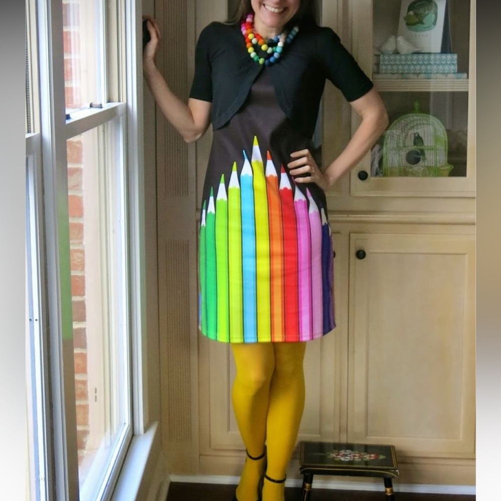 The Pyramid Collection Art Pencil
Dress Size M”